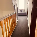 홈스테이 Gaestehaus Sina