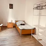 Gaestehaus Sina 홈스테이